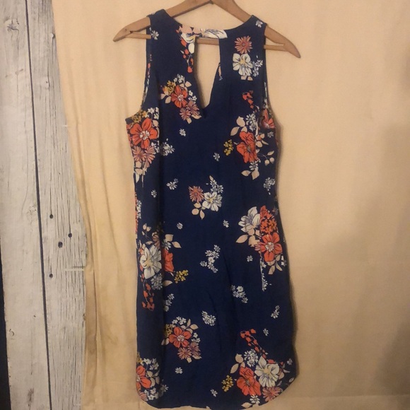 Old navy keyhole back dress scalloped front slightly really print for spring - Picture 3 of 3